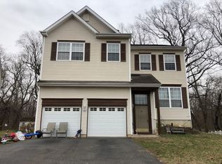 76 Arrowhead Dr, Burlington, NJ 08016