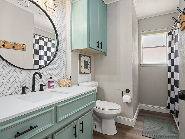 1819 Meadow Creek Dr — Photo 22