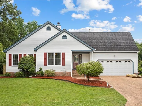 207 Newcastle Ct, Newport News, VA 23602