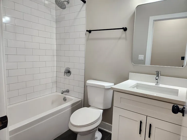 4053 S Prairie Ave #2 — Photo 11