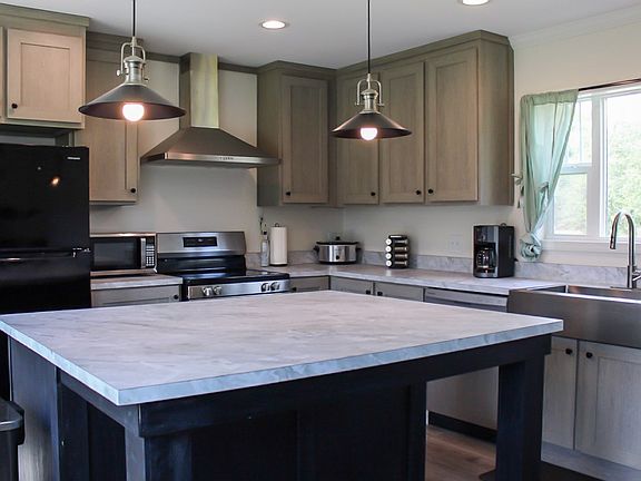 4th image of 3422 NW Live Oak Cir