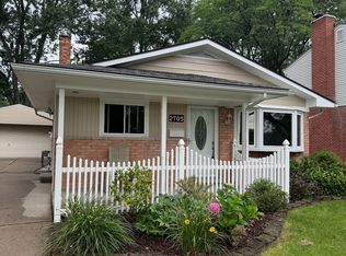 2705 Clawson Ave, Royal Oak, MI 48073