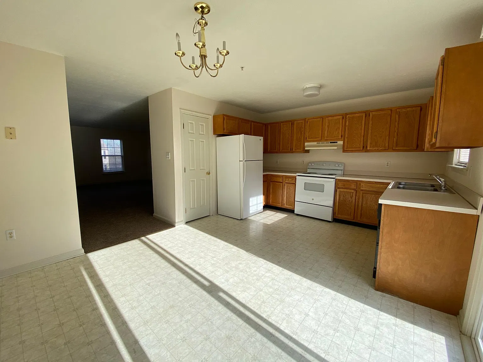 160 Independence Drive — Photo 4