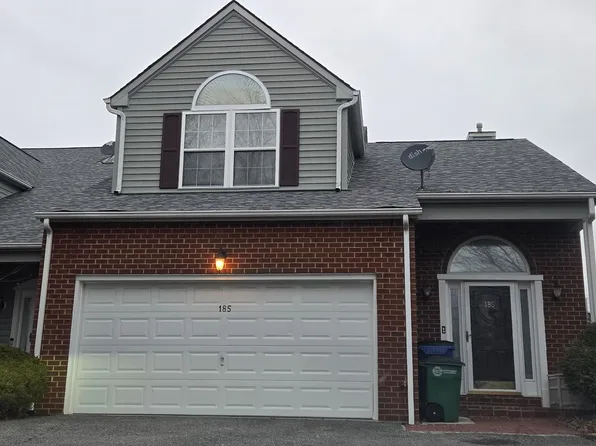 185 Gold Leaf Dr, Christiansburg, VA 24073