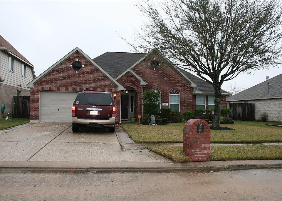 1st image of 106 Erin Ct