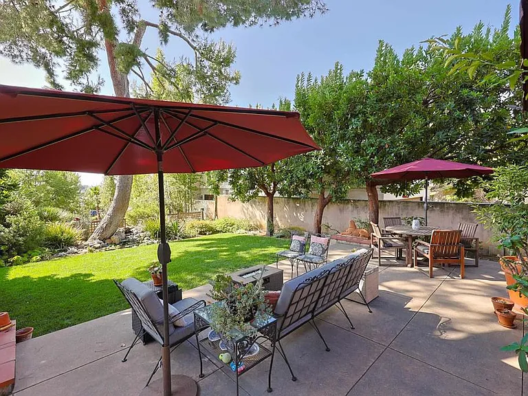 1027 Adella Ave — Photo 41