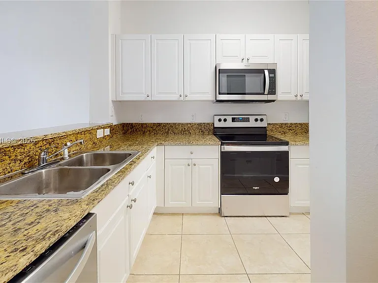2929 SE 2nd St #7 — Photo 10