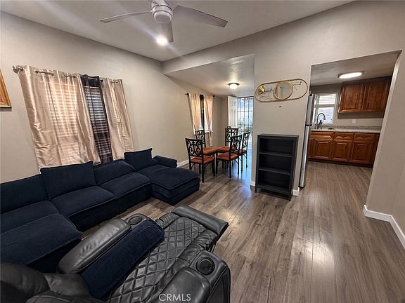 4th image of 712 W 54th St