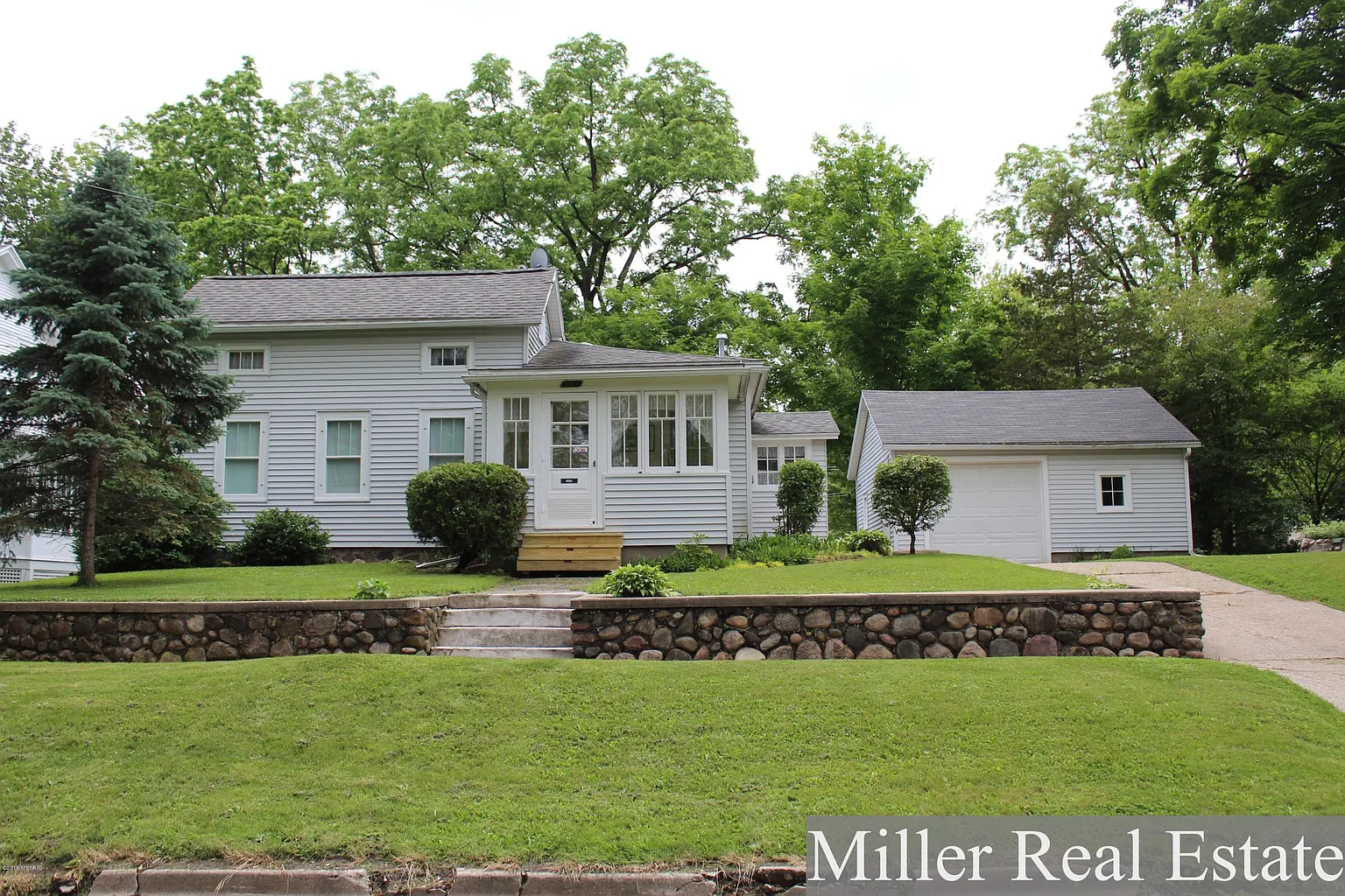 542 N Boltwood St photo 1