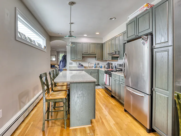 61 Baldwin St #2 — Photo 3