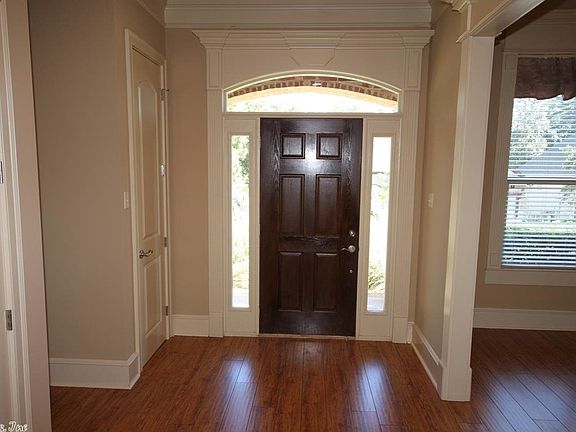 2nd image of 2909 Woodsgate Dr