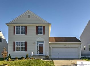 7407 N 107th St, Omaha, NE 68122