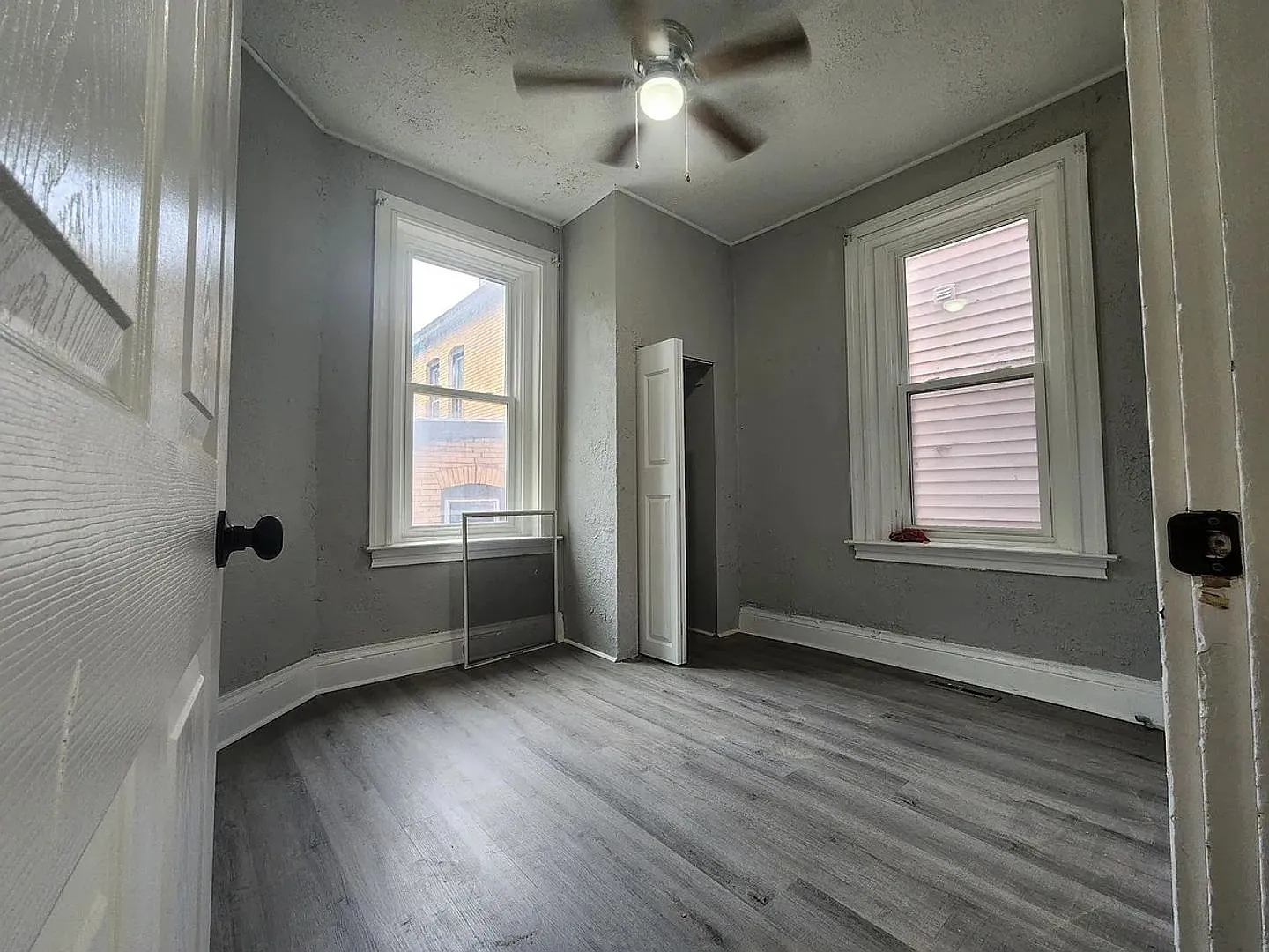 3458 Fleming — Photo 3