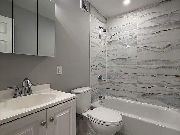4th image of 44 Oakcrest Rd #32