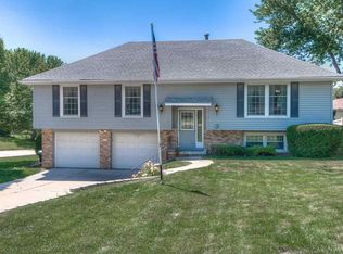 8005 Spring St, Omaha, NE 68124