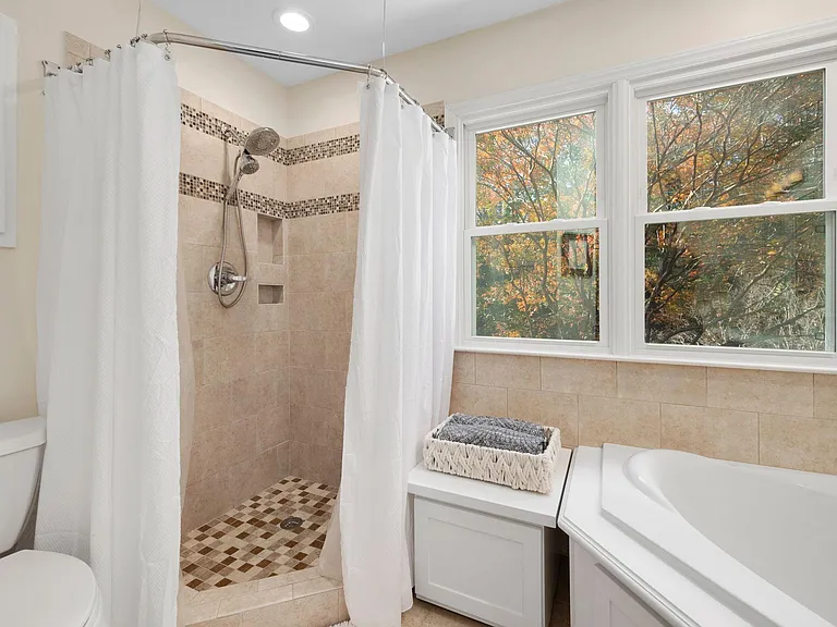 805 S White St — Photo 23