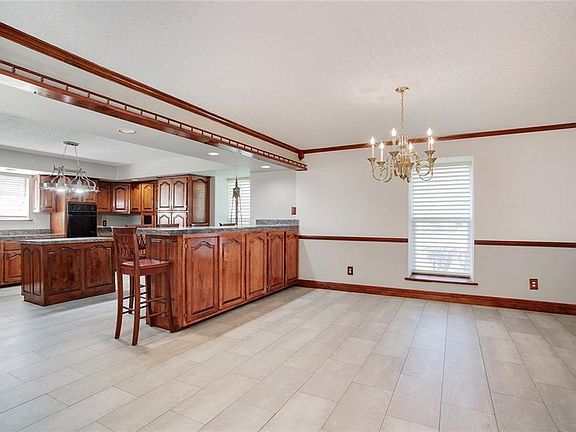 5th image of 10160 Reynolds Dr