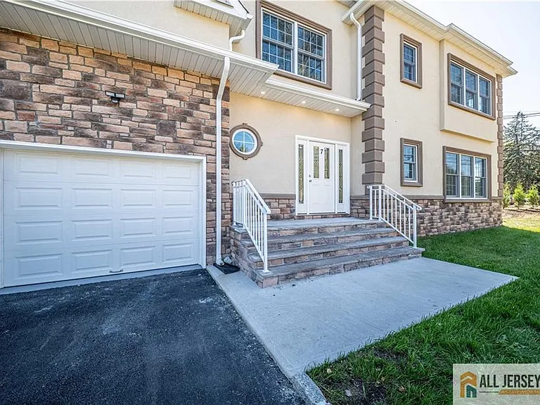 7 Mount Pleasant Ave — Photo 40