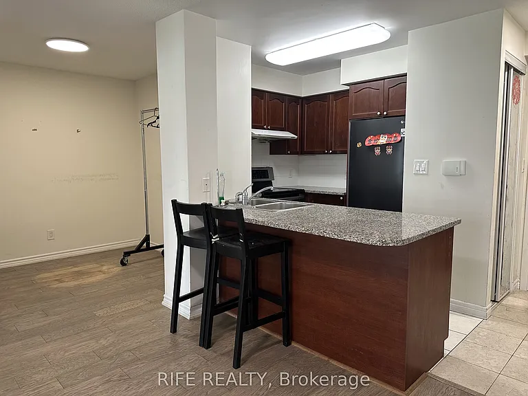 35 Hollywood Ave #517 — Photo 2