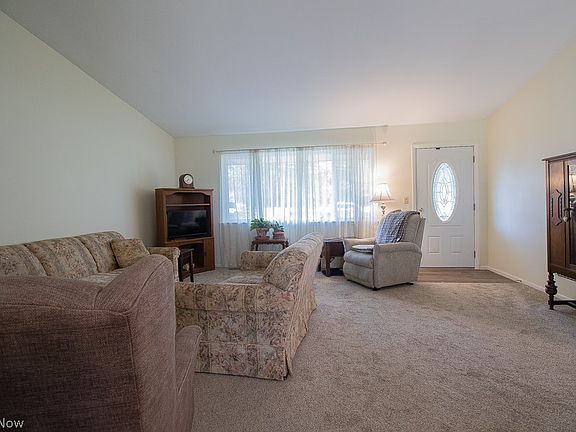 3rd image of 7086 Dogwood Ln