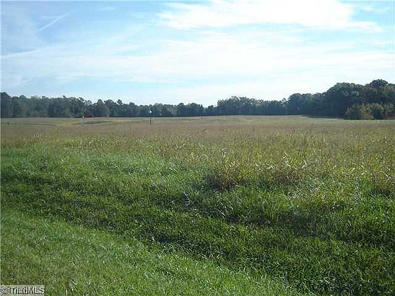 4th image of 289 Boardwalk Ln