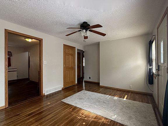 2nd image of 3112 S Prairie Ave