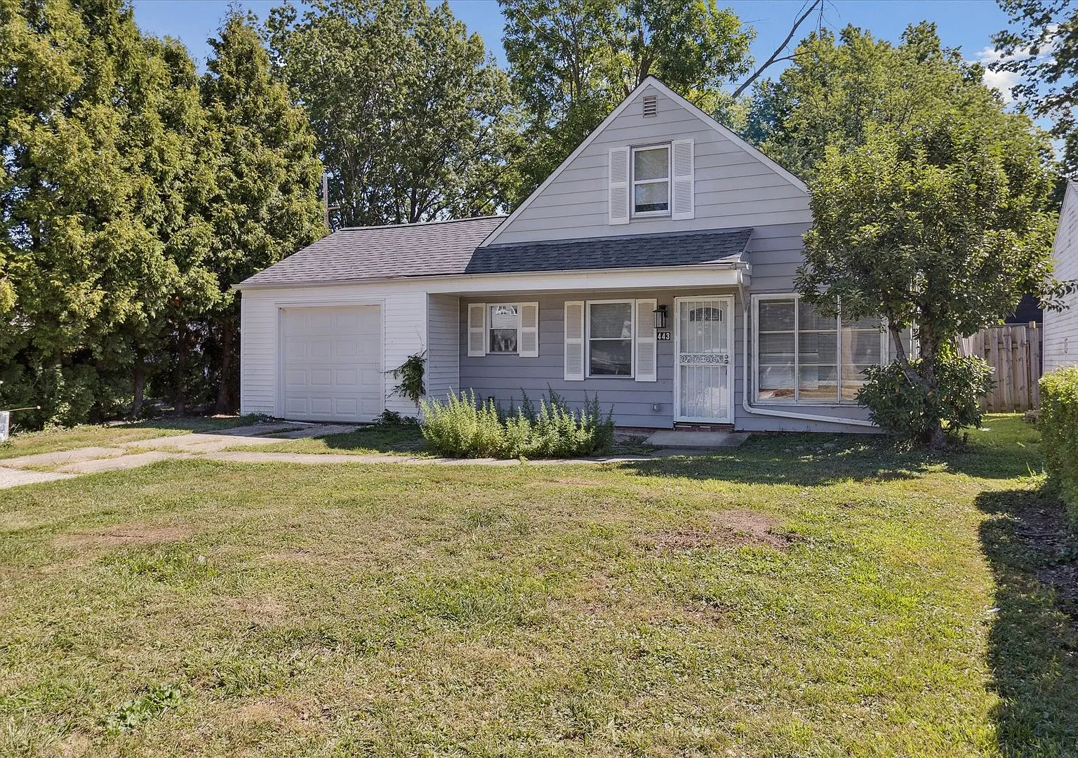 443 Fairway Blvd — Photo 2