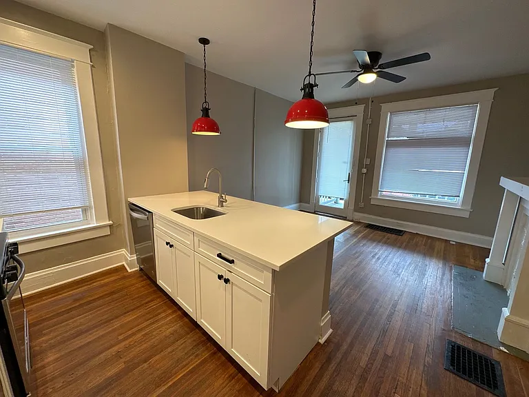145-147 Chittenden Ave — Photo 1