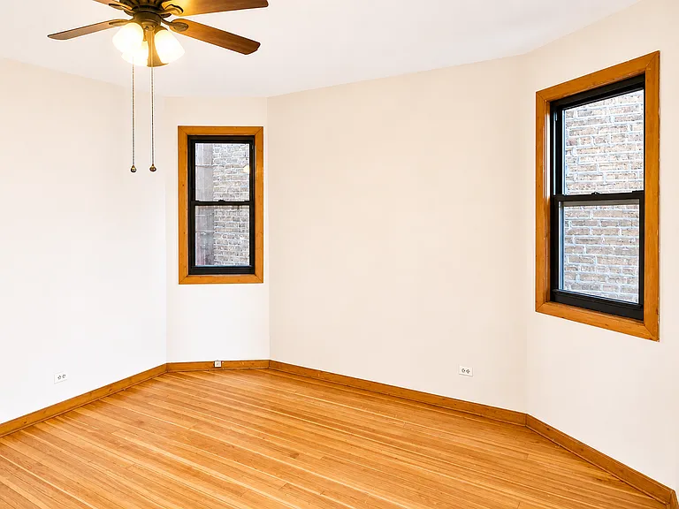 2825 N Milwaukee Ave #1 — Photo 12