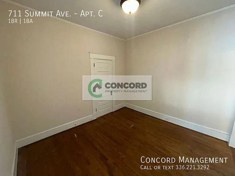 711 Summit Ave #C — Photo 9