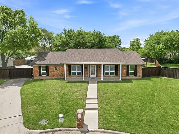 2nd image of 628 Robindale Ct