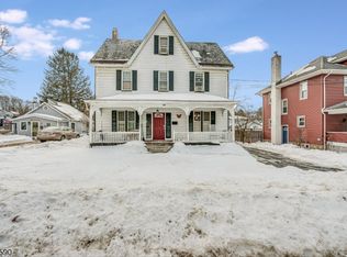 36 Pine St, Newton Town, NJ 07860