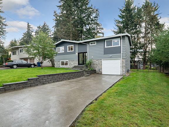 2nd image of 2514 199th Pl SW