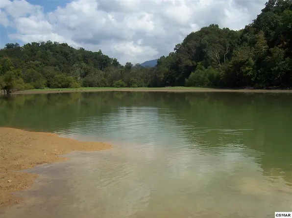 2908 Chestnut Hill Rd, Dandridge, TN 37725