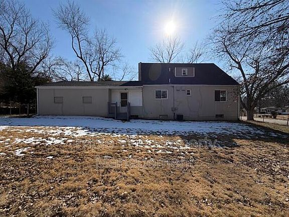 4th image of 8385 Latty Ave