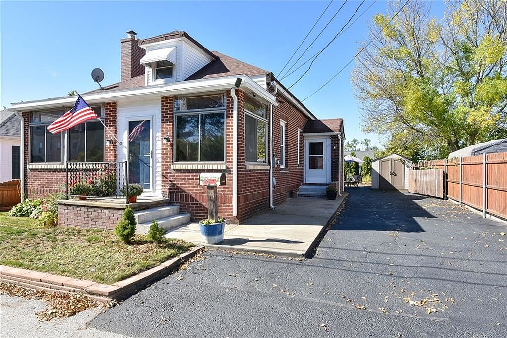 47 Loring St, Woonsocket, RI 02895 Zillow