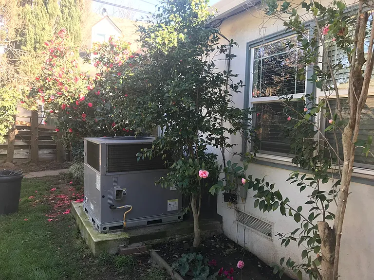 490 E Sacramento Ave — Photo 27