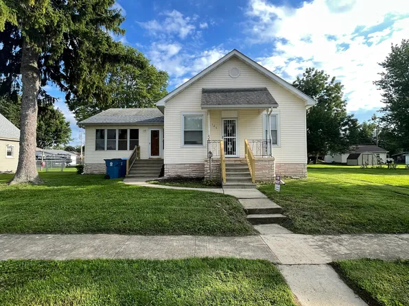 125 E 1st St, Oglesby, IL 61348