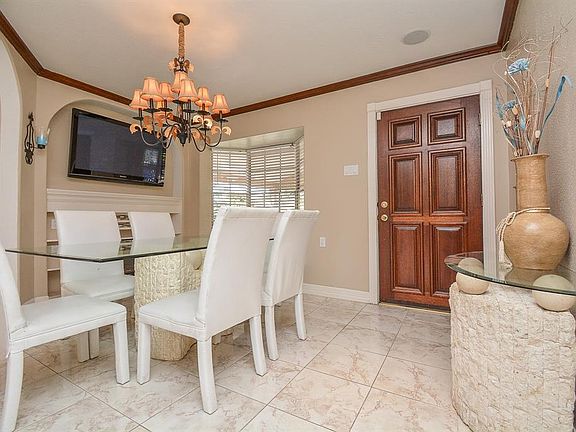 4th image of 6718 Rosemary Ln
