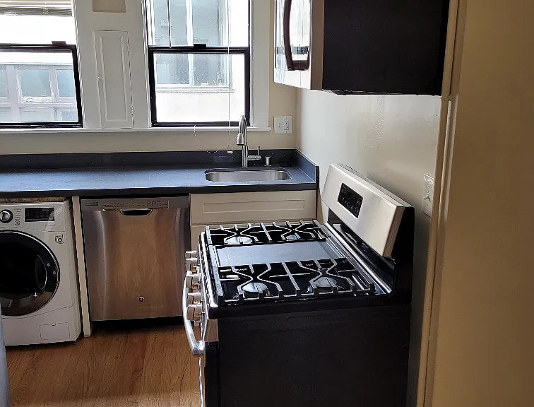 2339 Hilgard Ave #301 — Photo 18