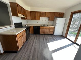 600 S Westland Dr APT H, Appleton, WI 54914