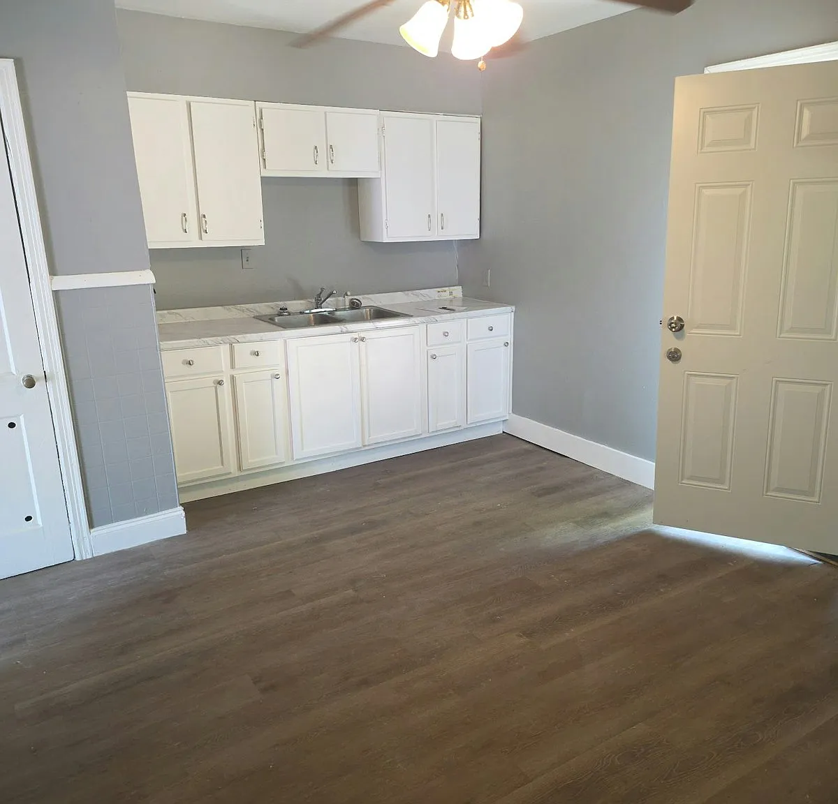 3466 Heckle Avenue — Photo 2