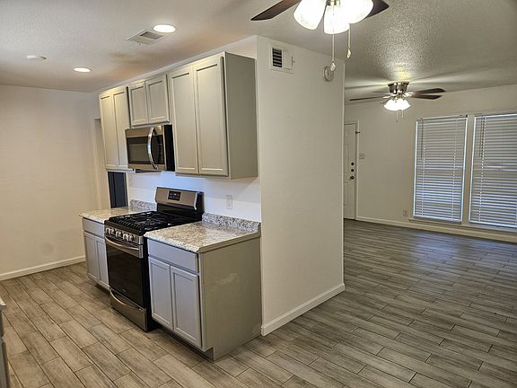 5th image of 1007 Utopia Ln