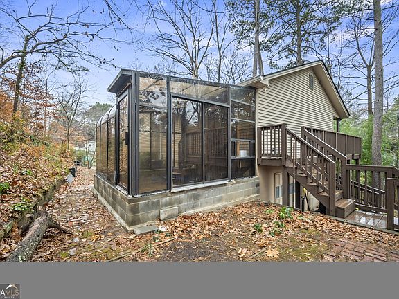 2nd image of 5121 Heather Rd SE