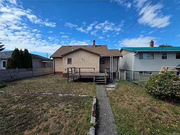 2nd image of 3933 10th Ave