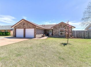 700 Hazelwood St, Moore, OK 73160