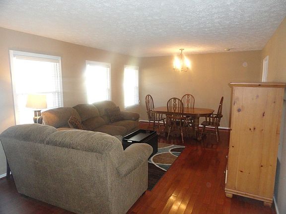 3rd image of 2886 Manor Ct