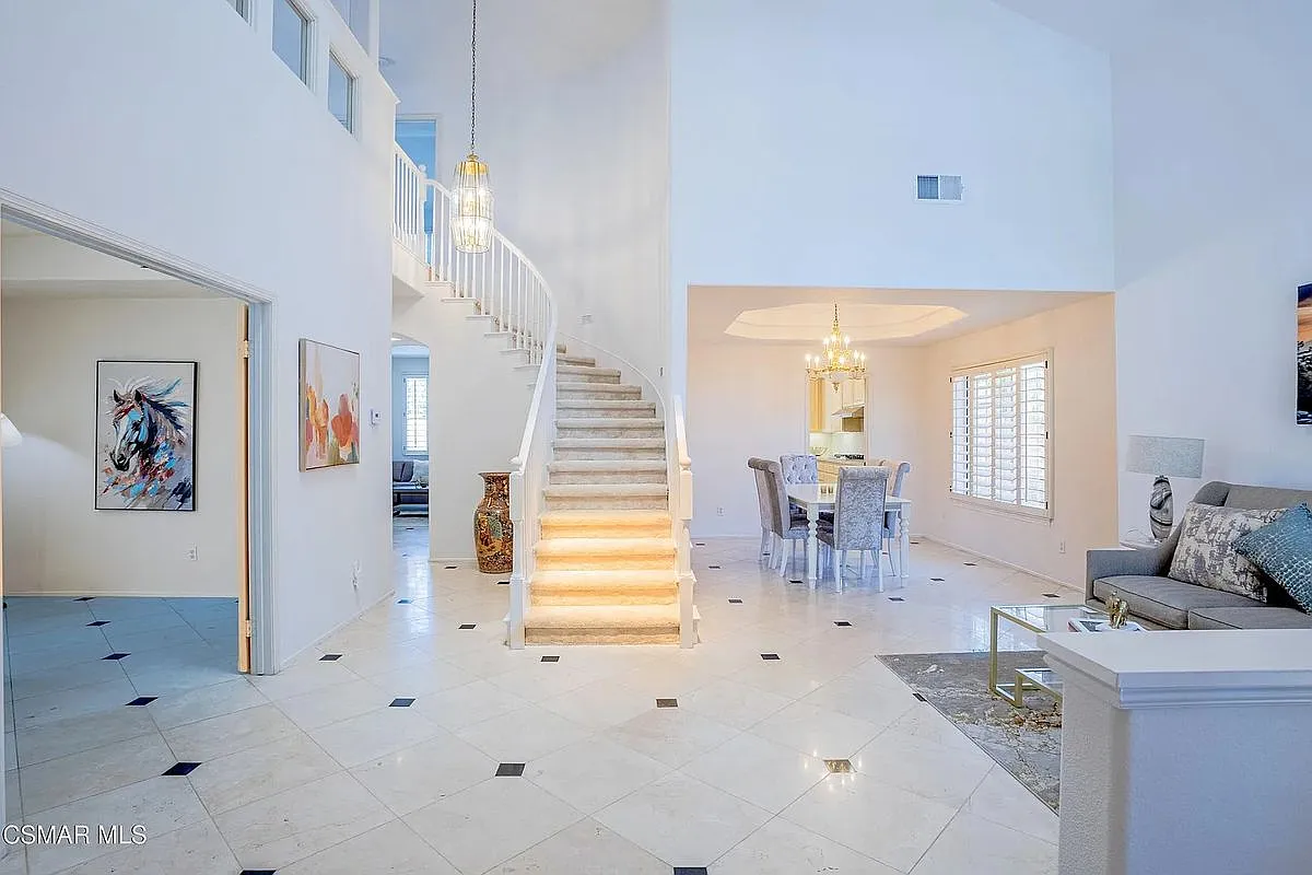 4 bed, 3.0 bath, 2480 sqft, $5,200 — Photo 1
