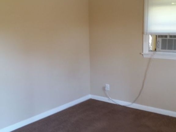 3rd image of 601 Oxford St