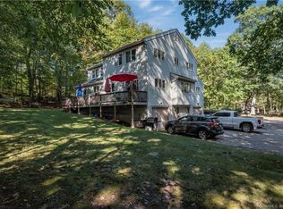 4 Walnut Hill Rd, Clinton, CT 06413